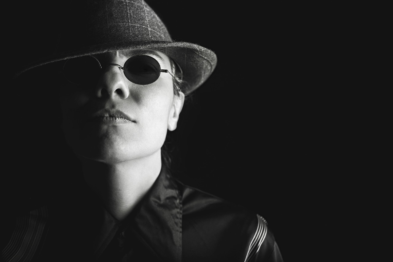Man, hat, glasses — Taste the Difference of Disposable Vape Pens